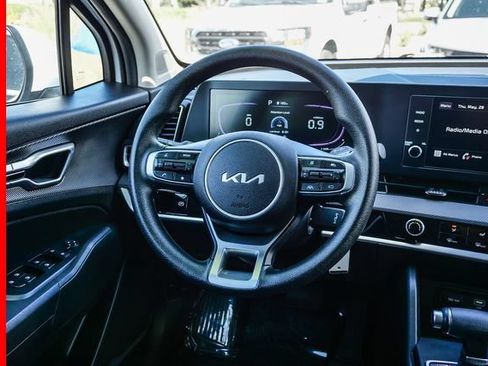 Certified 2025 Kia Sportage LX FWD image 18