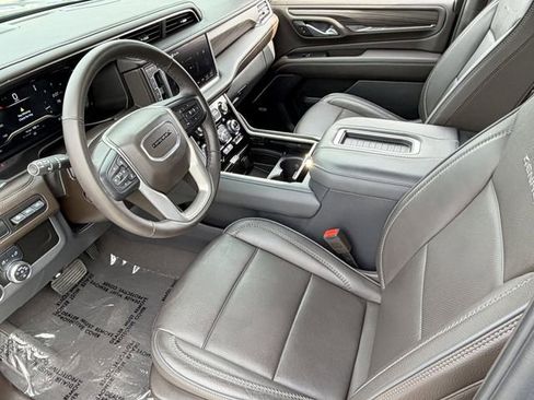 Used 2024 GMC Yukon Denali image 5