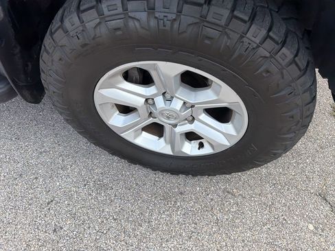 Used 2024 Toyota 4Runner SR5 Premium w/ Moonroof Package AWD/4WD image 4