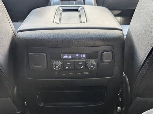 Used 2020 GMC Yukon SLT w/ Open Road Package image 25