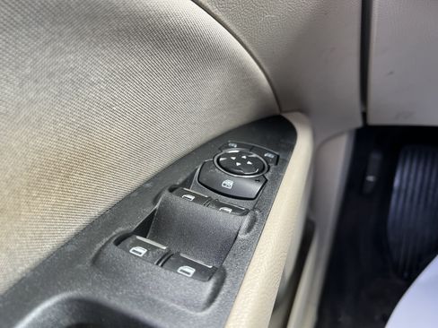 Used 2018 Ford Fusion SE FWD image 35