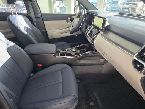 Used 2023 Kia Sorento SX Prestige image 43