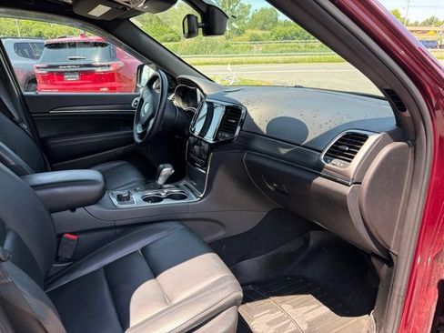 Used 2019 Jeep Grand Cherokee Limited w/ Trailer Tow Group IV AWD/4WD image 10