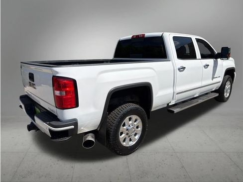 Used 2015 GMC Sierra 2500 Denali w/ Duramax Plus Package AWD/4WD image 5