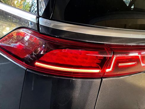 Used 2022 Kia Carnival SX Prestige image 28