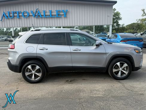 Used 2021 Jeep Cherokee Limited AWD/4WD image 8
