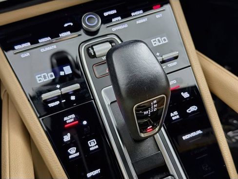 Used 2019 Porsche Cayenne AWD/4WD image 16