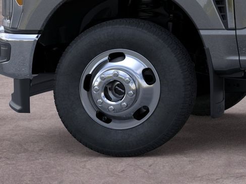 New 2026 Ford F350 4x4 Regular Cab DRW Super Duty image 19