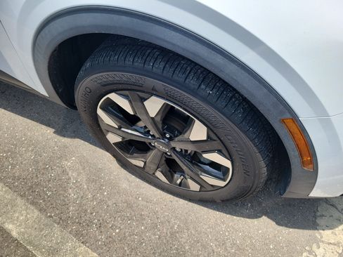 Used 2023 Kia Sportage X-Line w/ X-Line Premium Package AWD/4WD image 3