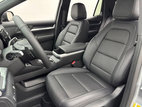 New 2027 GMC Terrain Elevation w/ Elevation Premium Package FWD image 18