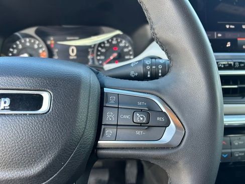 Used 2023 Jeep Compass Limited image 12