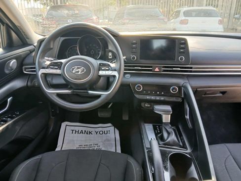 Used 2023 Hyundai Elantra SEL FWD image 12