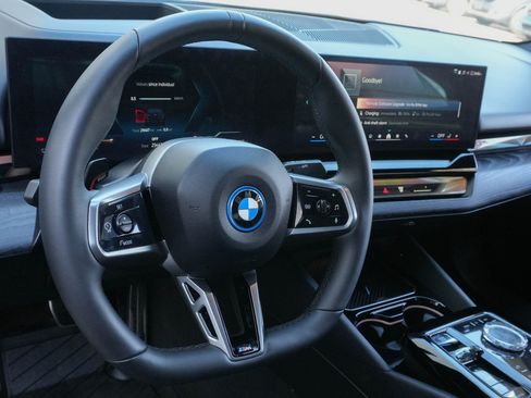 Used 2024 BMW i5 eDrive40i w/ Executive Package RWD image 10