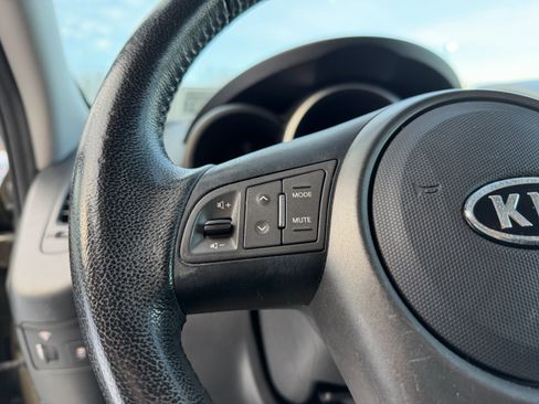 Used 2012 Kia Soul + image 16