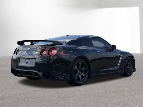 Used 2015 Nissan GT-R Black Edition AWD/4WD image 5