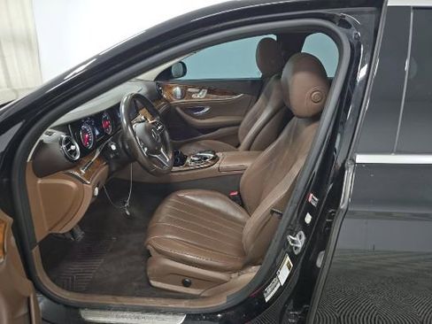 Used 2019 Mercedes-Benz E 300 4MATIC w/ Driver Assistance Package image 8