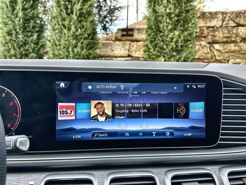 Used 2024 Mercedes-Benz GLS 450 4MATIC image 23