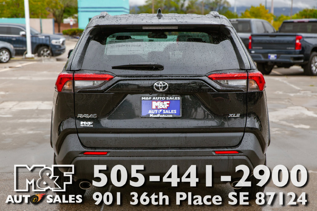 Used 2023 Toyota RAV4 XLE FWD image 6