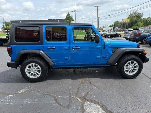 Used 2021 Jeep Wrangler Unlimited Sport AWD/4WD image 4