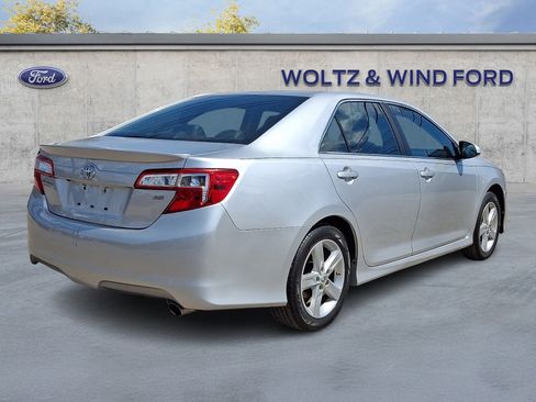 Used 2014 Toyota Camry SE image 6