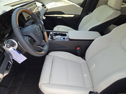 New 2026 Lexus RX 350 w/ Convenience Package AWD/4WD image 9