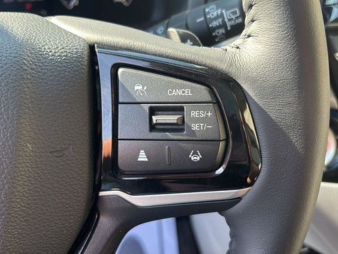 Used 2025 Honda Odyssey Touring image 12