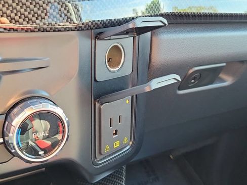 Used 2023 Ford F250 Lariat w/ Lariat Ultimate Package AWD/4WD image 12