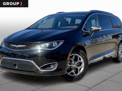 Used 2019 Chrysler Pacifica Limited w/ Advanced Safetytec Group