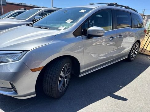 Used 2021 Honda Odyssey Touring image 2