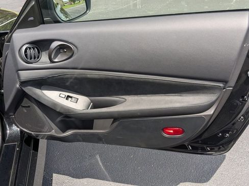 Certified 2024 Nissan Z Performance w/ Floor Mat Package image 28