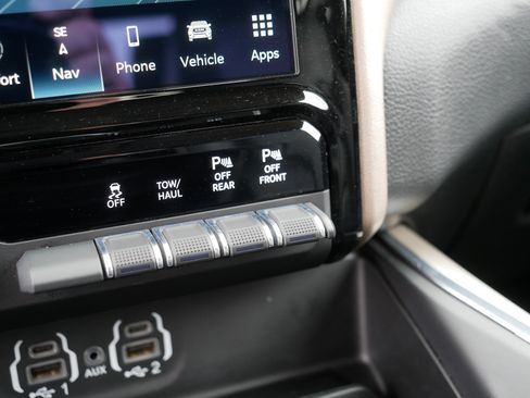 Used 2022 RAM 1500 Laramie image 31