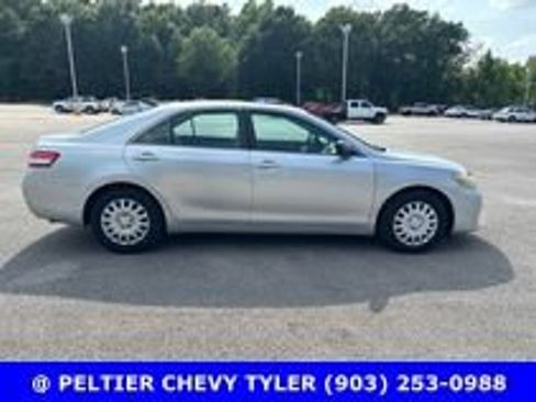 Used 2010 Toyota Camry FWD image 10