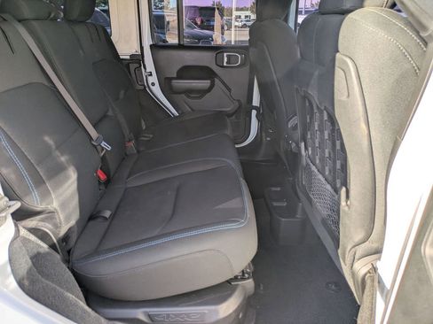 Used 2022 Jeep Wrangler Unlimited Rubicon 4xe AWD/4WD image 20