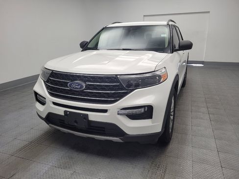Used 2020 Ford Explorer XLT w/ Equipment Group 202A AWD/4WD image 15