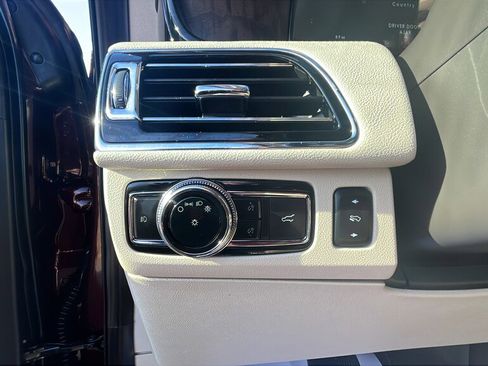 Used 2020 Lincoln Navigator Reserve w/ Luxury Package image 16