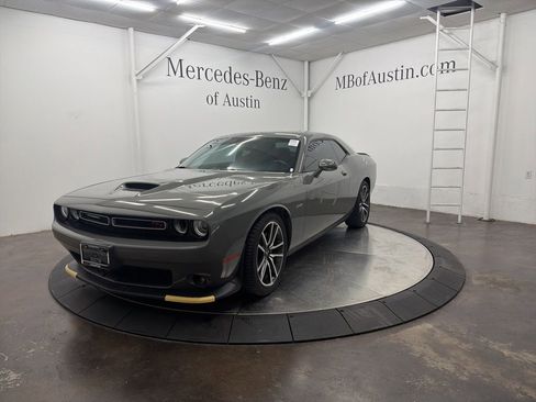Used 2023 Dodge Challenger R/T w/ Plus Package image 3