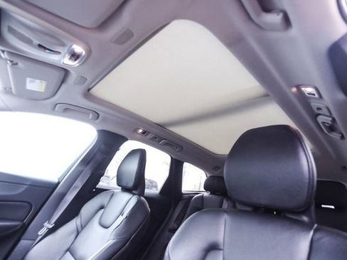 Used 2020 Volvo XC60 T5 Momentum AWD/4WD image 41