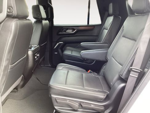 Used 2025 GMC Yukon Denali AWD/4WD image 25