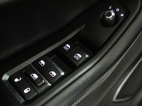 Certified 2021 Jeep Grand Cherokee L Limited w/ Luxury Tech Group II image 35