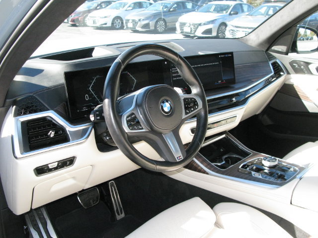 Used 2023 BMW X7 xDrive40i w/ Executive Package AWD/4WD image 14