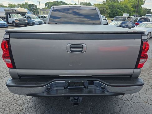 Used 2006 Chevrolet Silverado 2500 LT w/ Heavy-Duty Power Package AWD/4WD image 14