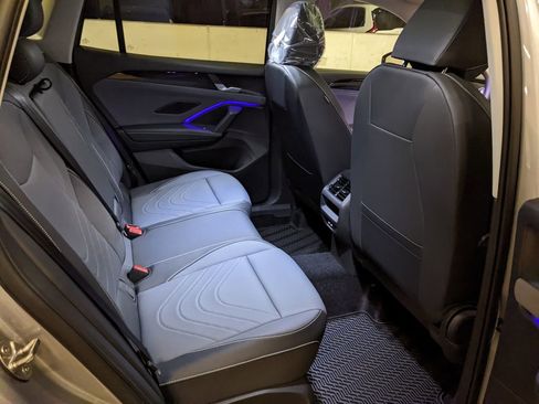 New 2026 Volkswagen Tiguan SE FWD image 25