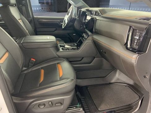 Used 2024 GMC Sierra 2500 AT4 w/ AT4 Preferred Package AWD/4WD image 15