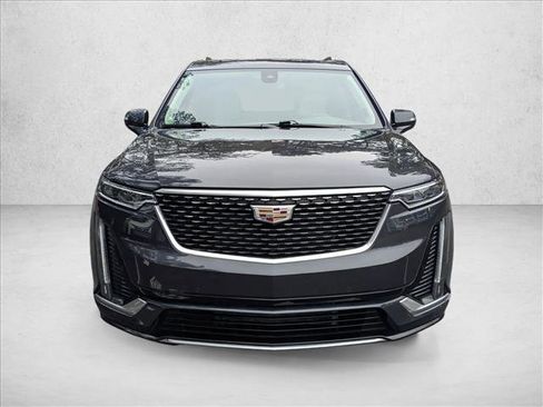 Used 2023 Cadillac XT6 Premium Luxury image 2