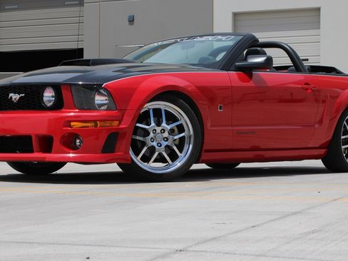 Used 2007 Ford Mustang GT RWD image 2