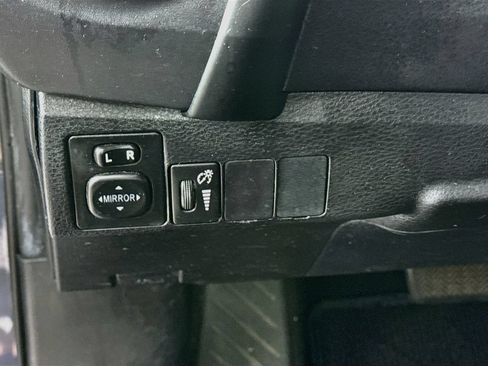 Used 2017 Toyota Corolla XSE FWD image 10