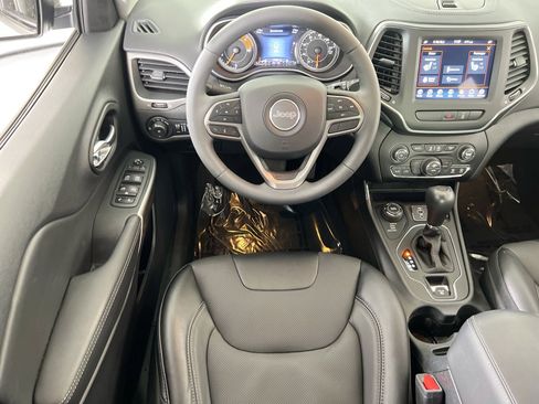 Used 2022 Jeep Cherokee Latitude Lux w/ Mopar Interior Package AWD/4WD image 21