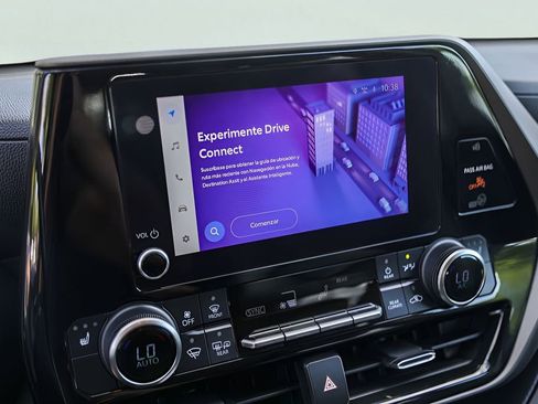 Used 2023 Toyota Highlander XLE image 19