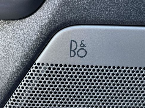 Used 2025 Ford F150 Lariat w/ Equipment Group 502A High image 15