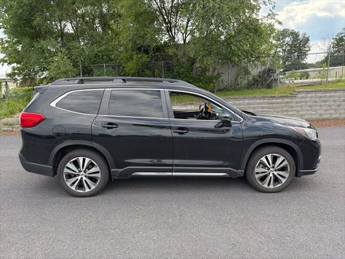 Used 2022 Subaru Ascent Limited w/ Technology Package AWD/4WD image 3
